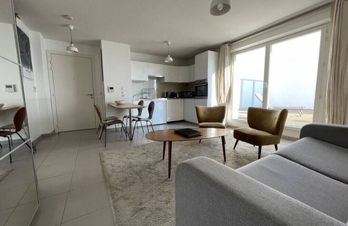 Saint-Bruno - Saint-Victor Apartment | Beautiful apartment for 4 people with parking, near Cité du Vin