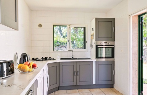 Cervione Apartment | Beautiful apartment for 6 people with A/C, WIFI, TV, terrace, pets allowed and panoramic view