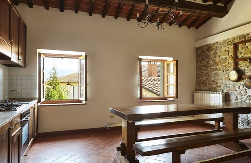 Capolona Apartment | Beautiful apartment for 6 people with WIFI, pool, TV, pets allowed and parking, close to Arezzo