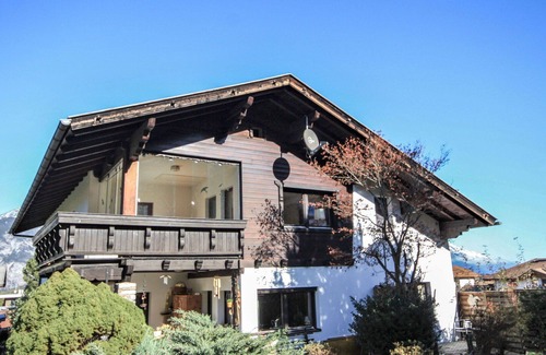 Axams Apartment | Beautiful apartment for 2 guests with WIFI, TV, pets allowed and parking