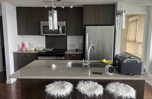 Surrey Apartment | Beautiful apartment for your stay in the core of