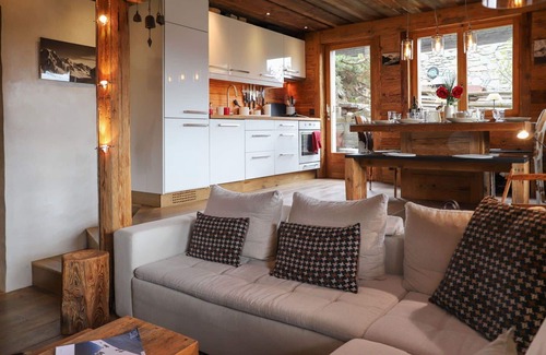 Verbier Apartment | Beautiful apartment for 6 guests with WIFI, TV, terrace, pets allowed and parking