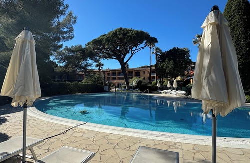 Giens Apartment | BEAUTIFUL APARTMENT FOR 6 PEOPLE ON THE WATER