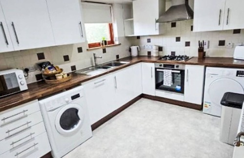Forres Apartment | Beautiful apartment for 4 people with WIFI, TV, balcony and parking