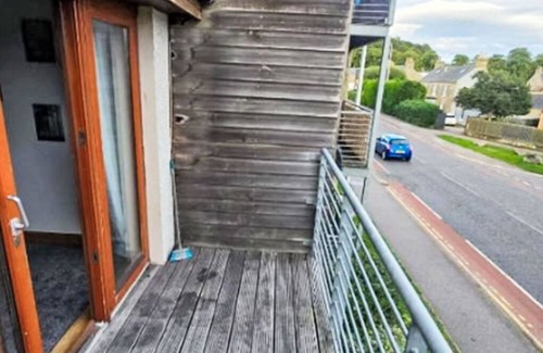 Forres Apartment | Beautiful apartment for 4 people with WIFI, TV, balcony and parking