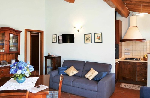 Bucine Apartment | Beautiful apartment for 4 guests with WIFI, pool, TV, terrace and pets allowed