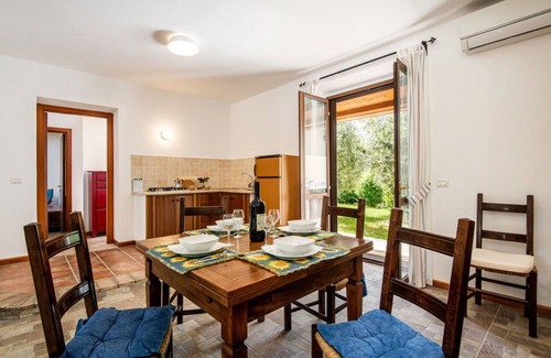 Fornole Apartment | Beautiful apartment for 5 people with WIFI, pool, A/C, TV and parking