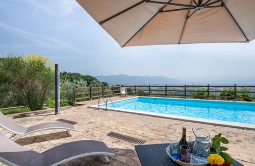 Fornole Apartment | Beautiful apartment for 5 people with WIFI, pool, A/C, TV and parking