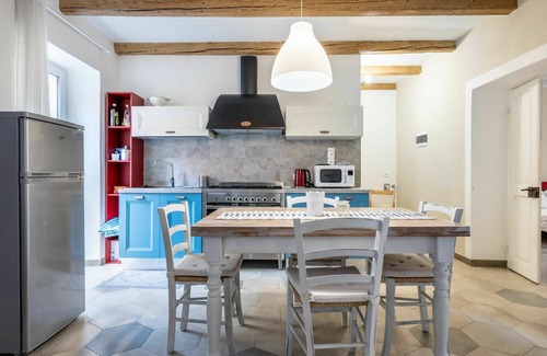 Omegna Apartment | Beautiful apartment for 4 guests with WIFI, TV, terrace, pets allowed and parking