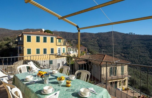 Vasia Apartment | Beautiful apartment for 4 people with WIFI, TV, balcony, pets allowed and parking