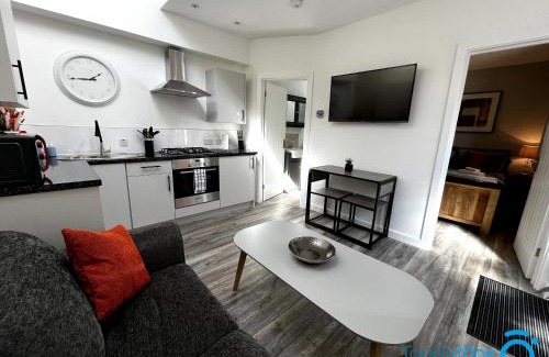 Olton House | Beautiful Apartment for solo and couple travellers