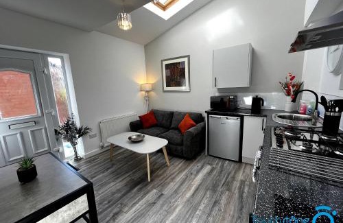 Olton House | Beautiful Apartment for solo and couple travellers