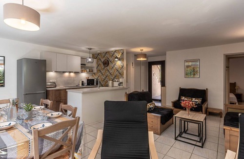 Lozari Apartment | Beautiful apartment for 6 people with pool, A/C, WIFI, TV, patio and parking
