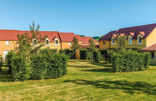 Montignac House | Beautiful apartment in villa for 6 guests with pool, WIFI, TV, terrace, pets allowed and parking