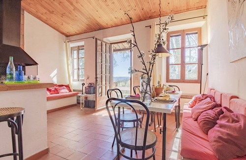 Puimichel Villa | Beautiful apartment in villa for 4 people with WIFI, patio, pets allowed, panoramic view and par.