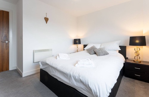 Fernhill Heath Apartment | Beautiful Apartment Worcester - free parking