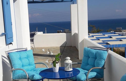 Piso Livadi Apartment | Beautiful apartment overlooking the sea