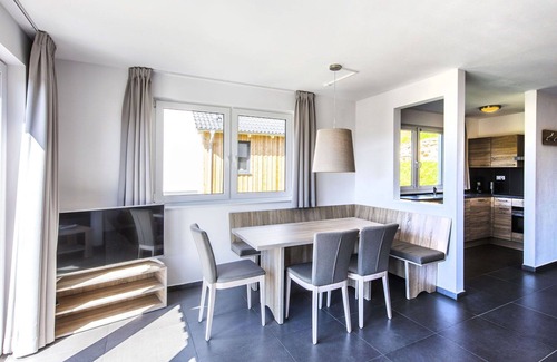 Mistelgau House | Beautiful apartment in villa for 6 guests with WIFI, TV, terrace and pets allowed