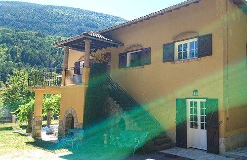Annot Apartment | Beautiful apartment in a house in the heart of Provence