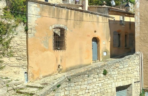 Bonnieux Apartment | Beautiful apartment in the heart of a typical village in Provence