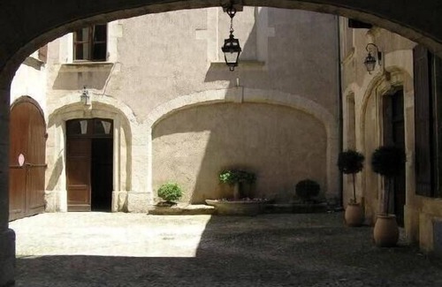 Cite Apartment | Beautiful apartment in historic residence in the heart of Roman Languedoc