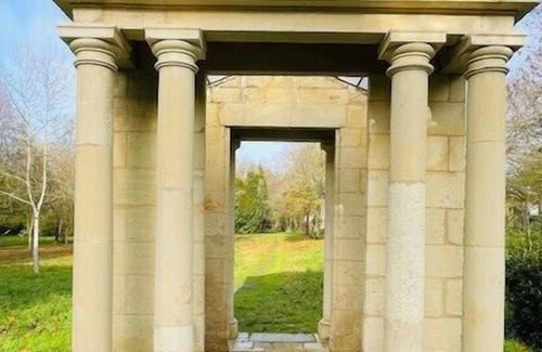 Perigny Apartment | Beautiful apartment in a large private park