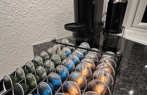 Stirling Apartment | Beautiful apartment in Stirling with private parking & garden. Dog friendly.