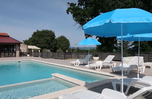 Krsan Villa | Beautiful apartment in villa for 6 guests with pool, A/C, WIFI, TV, patio, pets allowed and park.