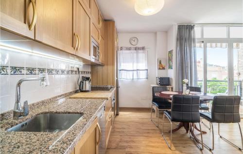 El Molinillo Apartment | Beautiful Apartment In Málaga With Wifi