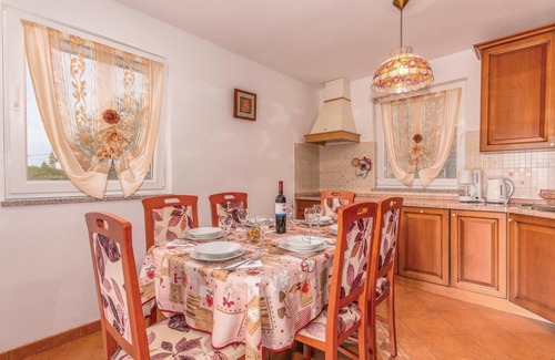 Polje Apartment | Beautiful apartment in Polje with WiFi
