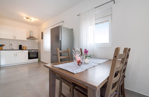 Rtina Apartment | Beautiful apartment in Rtina with WiFi