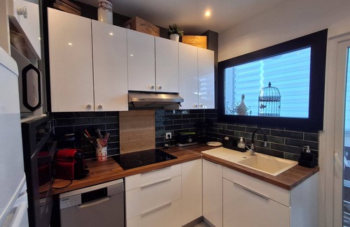 Cadereau Apartment | Beautiful apartment in the center of Nîmes, 2 minutes from the Jardins de la Fontaine