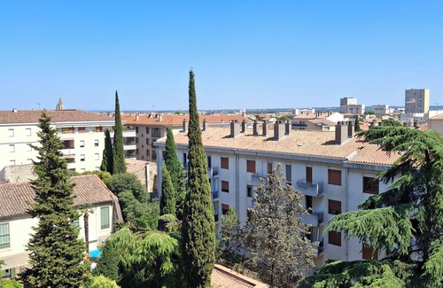 Cadereau Apartment | Beautiful apartment in the center of Nîmes, 2 minutes from the Jardins de la Fontaine