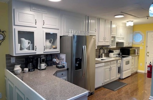 Conyers Apartment | Beautiful Apartment in Conyers With Jacuzzi Tub, Full Kitchen, WIFI