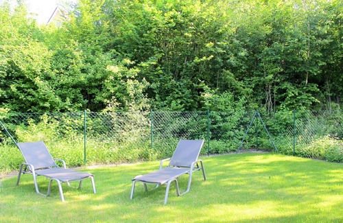 Machtlos House | Beautiful apartment in villa for 5 people with pool, TV, terrace, pets allowed and parking