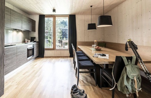 Großdorf House | Beautiful apartment in villa for 4 people with pool, WIFI, TV, balcony and panoramic view
