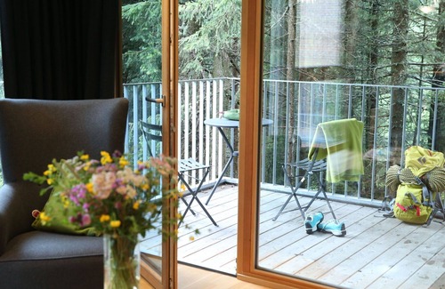 Großdorf House | Beautiful apartment in villa for 4 people with pool, WIFI, TV, balcony and panoramic view