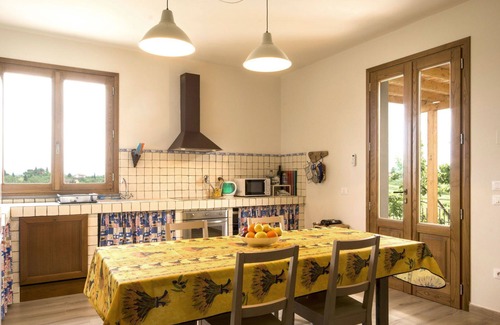 Fucecchio Villa | Beautiful apartment in villa for 2 people with A/C, pool, WIFI and pets allowed