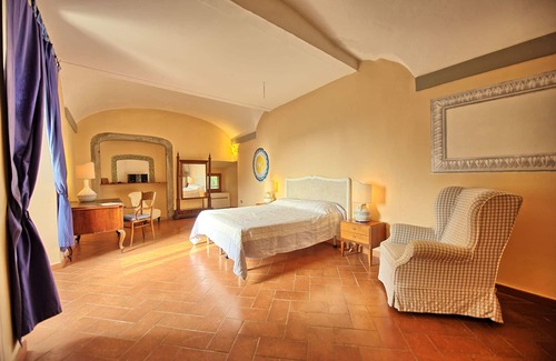 Montespertoli Other | Beautiful apartment for 2 people with WIFI, pool, A/C, panoramic view and parking