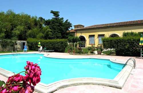 Scarperia e San Piero Villa | Beautiful apartment in villa for 6 guests with pool, WIFI, TV, panoramic view and parking