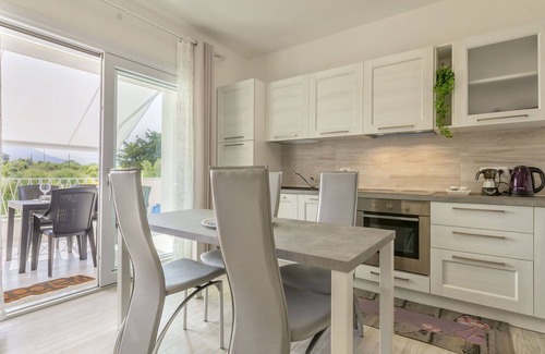 La Muddizza Apartment | Beautiful apartment for 5 guests with WIFI, pool, A/C, TV, terrace and parking