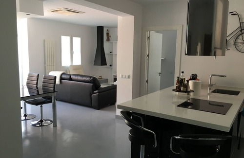 Carabanchel Apartment | Beautiful apartment near Madrid Rio with parking space
