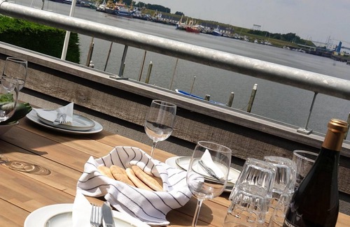 Stellendam House | Beautiful apartment on the first floor with a private balcony and fantastic views.