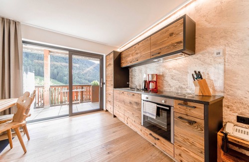 Collepietra Apartment | Beautiful Apartment “Sonnleiten Sonnenadler 2" with Mountain View