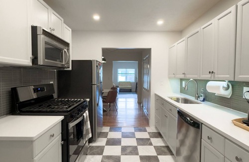 Virginia Highland Apartment | Beautiful Apartment Steps from Piedmont Park & Beltline