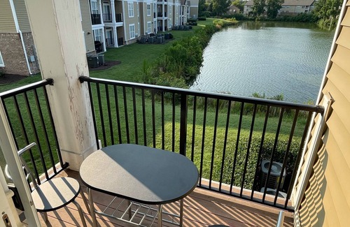 Coliseum Central Apartment | Beautiful apartment surround by all stores with a nice lakeview and buckroebeach