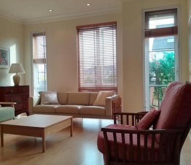Mortlake Apartment | Beautiful apartment underground parking, balcony in Kew, Richmond Archives London