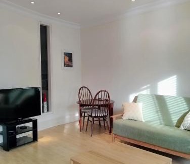 Mortlake Apartment | Beautiful apartment underground parking, balcony in Kew, Richmond Archives London