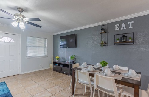 Mahncke Park Apartment | Beautiful Apartment,walking from Botanical Gardens, Zoo, Park. 8 min to Downtown
