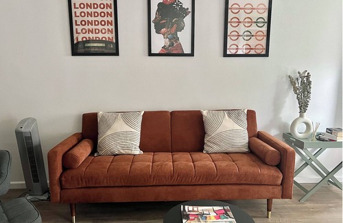Barnhill Apartment | Beautiful apartment w/FREE parking 10 min - Wembley Stadium & 20 mins - London
